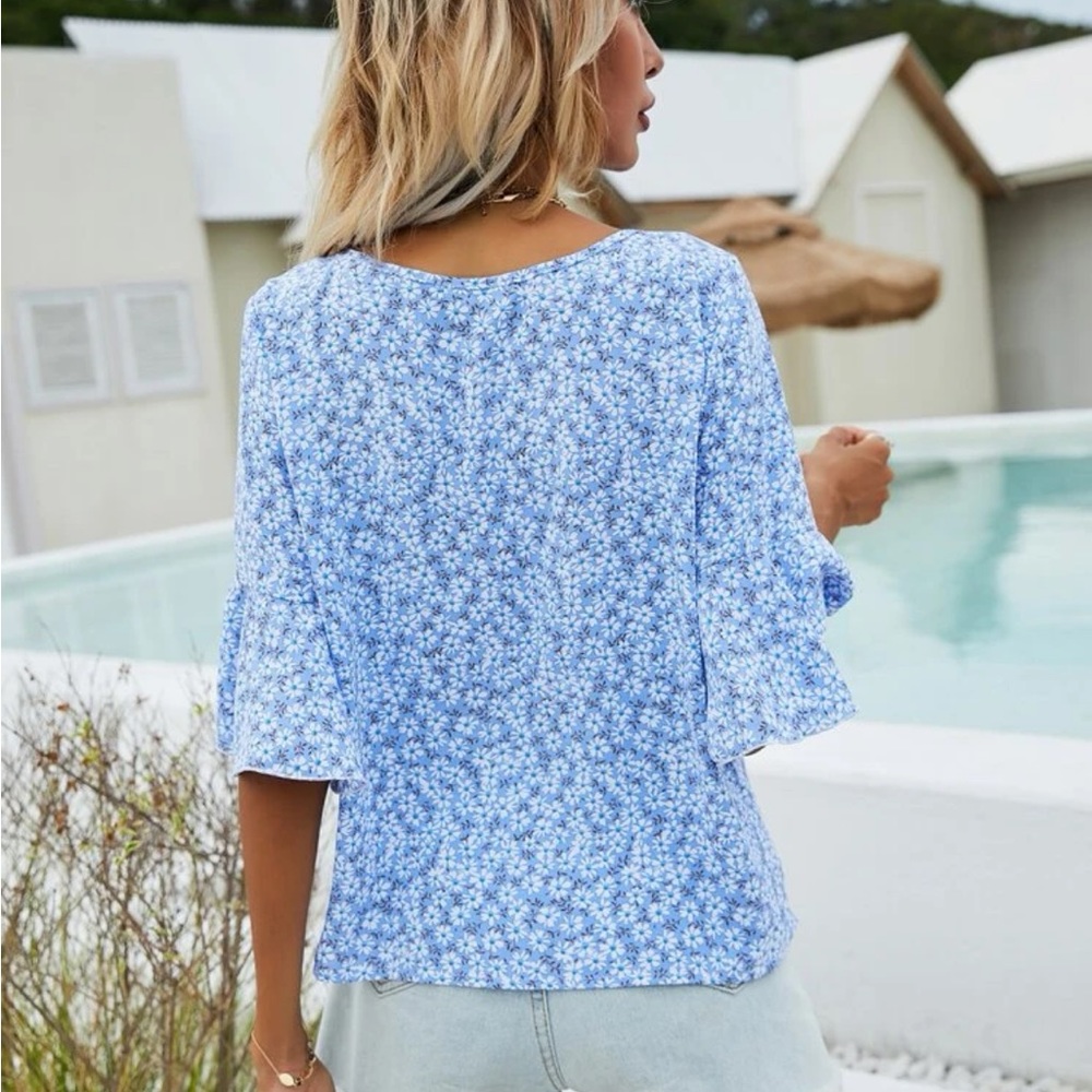 SHEIN Floral Flounce Sleeve Blouse
